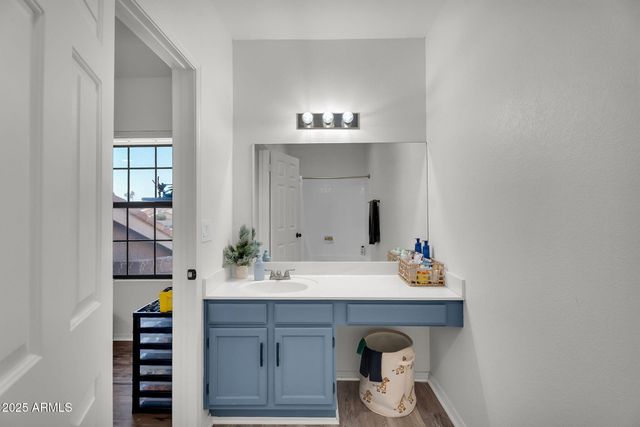 2345 W SHAWNEE Drive, Chandler, AZ 85224