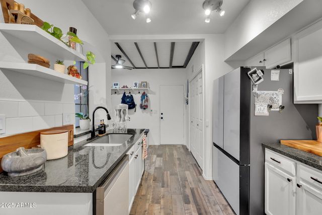 2345 W SHAWNEE Drive, Chandler, AZ 85224