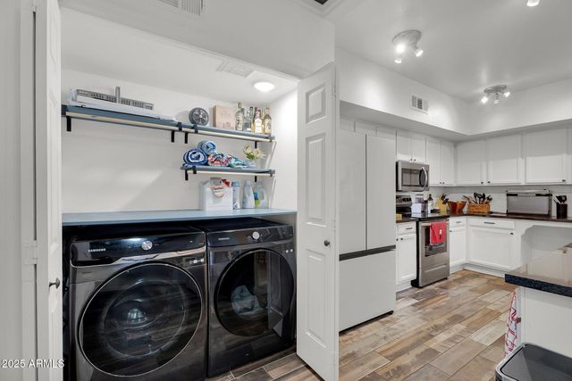 2345 W SHAWNEE Drive, Chandler, AZ 85224