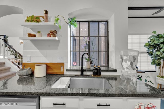 2345 W SHAWNEE Drive, Chandler, AZ 85224