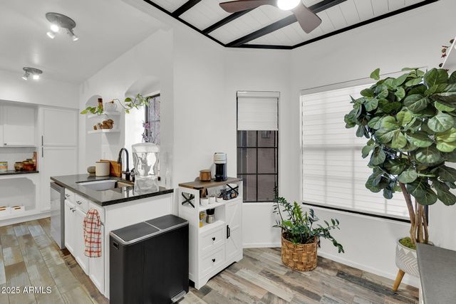 2345 W SHAWNEE Drive, Chandler, AZ 85224