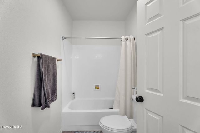 2345 W SHAWNEE Drive, Chandler, AZ 85224