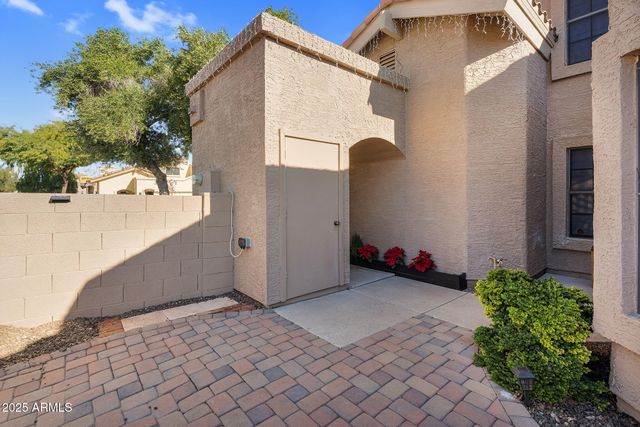 2345 W SHAWNEE Drive, Chandler, AZ 85224