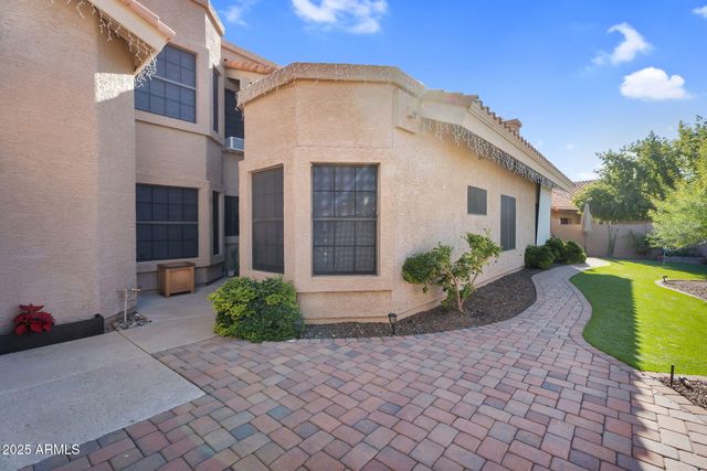 2345 W SHAWNEE Drive, Chandler, AZ 85224