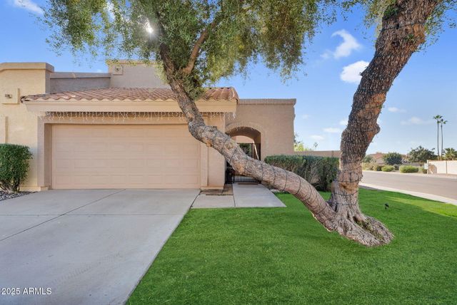 2345 W SHAWNEE Drive, Chandler, AZ 85224