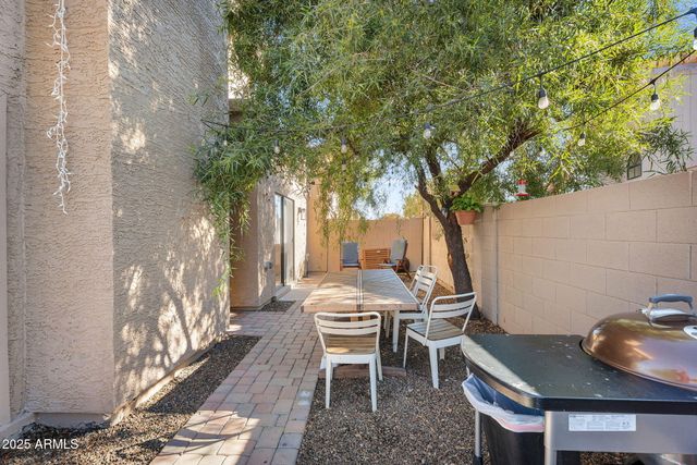 2345 W SHAWNEE Drive, Chandler, AZ 85224