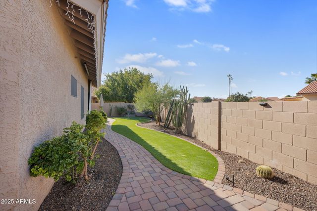2345 W SHAWNEE Drive, Chandler, AZ 85224