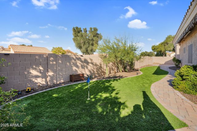 2345 W SHAWNEE Drive, Chandler, AZ 85224