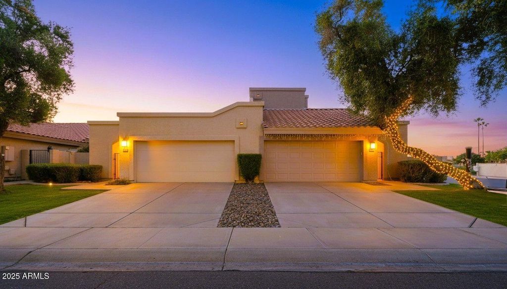 2345 W SHAWNEE Drive, Chandler, AZ 85224