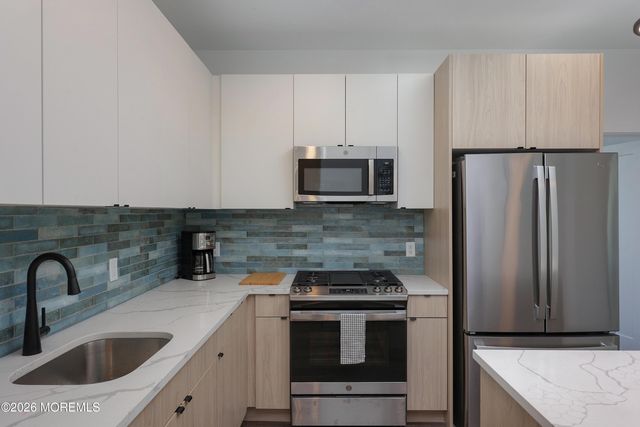 6 W End Court 211, Long Branch, NJ 07740