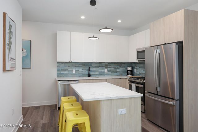 6 W End Court 211, Long Branch, NJ 07740