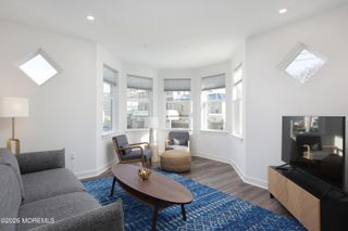 6 W End Court 211, Long Branch, NJ 07740