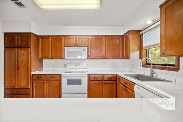 724 Weston Rd Apt Q4, Hot Springs, AR 71913