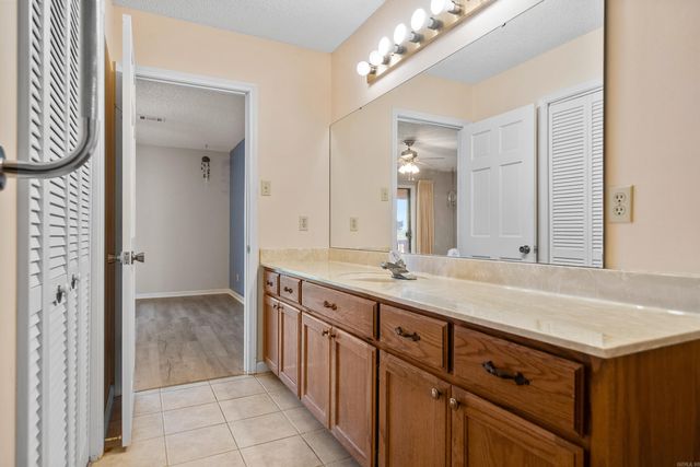 724 Weston Rd Apt Q4, Hot Springs, AR 71913