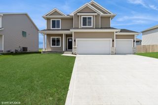 136 Creekside Drive, Bondurant, IA 50035