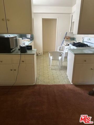 3806 Carmona Avenue, Los Angeles, CA 90008