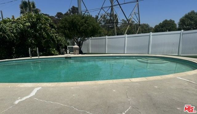 3806 Carmona Avenue, Los Angeles, CA 90008