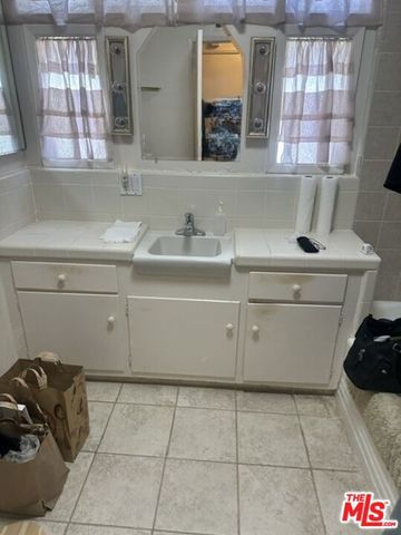 3806 Carmona Avenue, Los Angeles, CA 90008