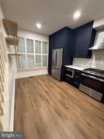 1516 N COLONIAL TER, Arlington, VA 22209