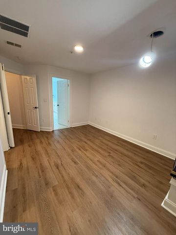 1516 N COLONIAL TER, Arlington, VA 22209