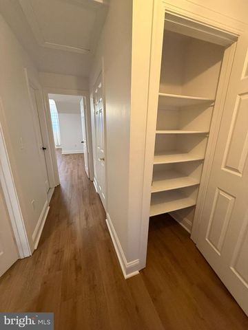 1516 N COLONIAL TER, Arlington, VA 22209