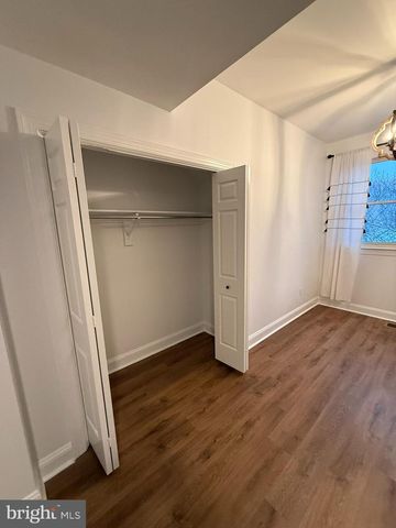 1516 N COLONIAL TER, Arlington, VA 22209