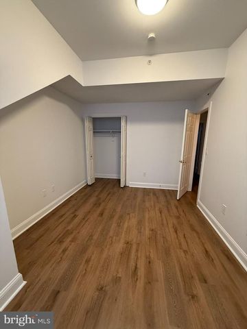 1516 N COLONIAL TER, Arlington, VA 22209