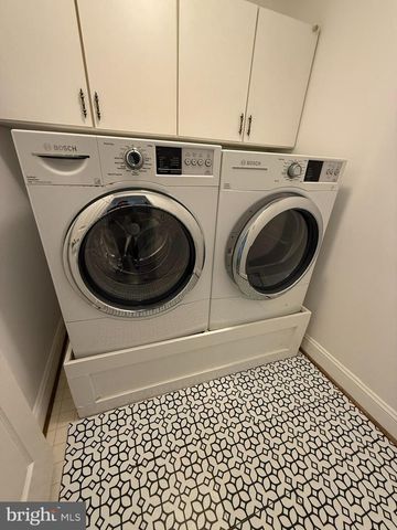 1516 N COLONIAL TER, Arlington, VA 22209