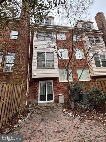 1516 N COLONIAL TER, Arlington, VA 22209