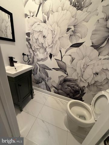 1516 N COLONIAL TER, Arlington, VA 22209