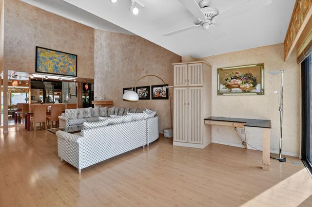 20010 Sawgrass Lane 4304, Boca Raton, FL 33434