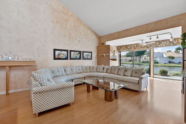 20010 Sawgrass Lane 4304, Boca Raton, FL 33434