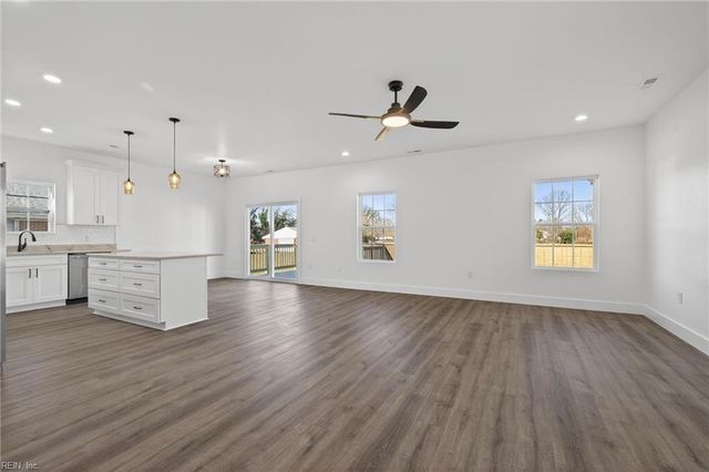 3213 Shell RD, Hampton, VA 23661