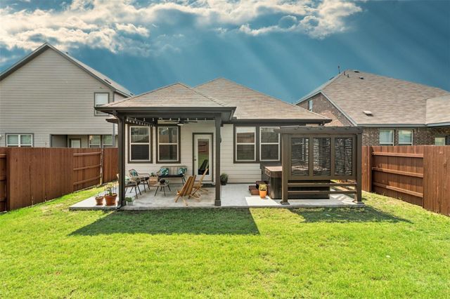 707 Eves Necklace DR, Buda, TX 78610