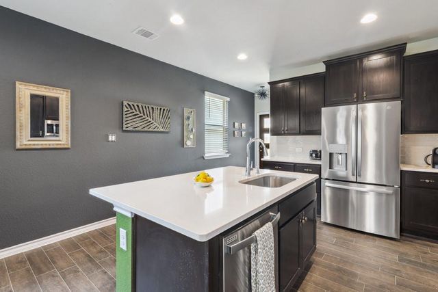 707 Eves Necklace DR, Buda, TX 78610