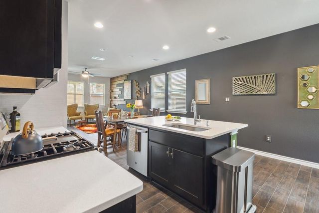 707 Eves Necklace DR, Buda, TX 78610