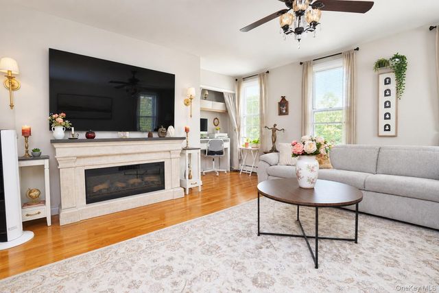 6075 59th Avenue, Maspeth, NY 11378