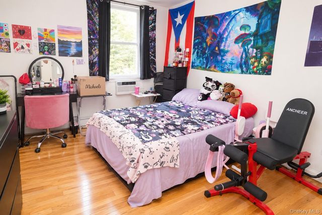 6075 59th Avenue, Maspeth, NY 11378