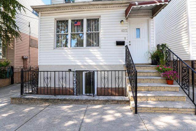 6075 59th Avenue, Maspeth, NY 11378
