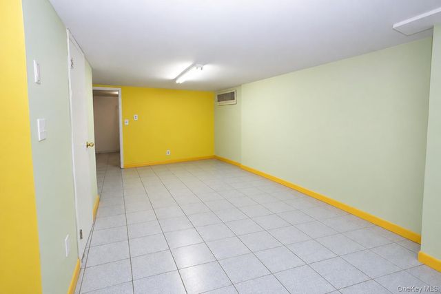 6075 59th Avenue, Maspeth, NY 11378