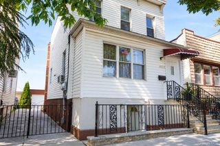 6075 59th Avenue, Maspeth, NY 11378