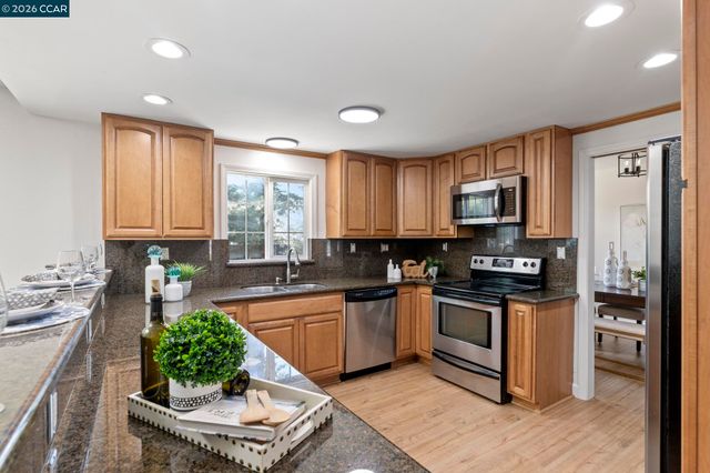 7527 Blue Fox Way, San Ramon, CA 94583
