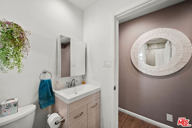 2227 Alsace Avenue, Los Angeles, CA 90016