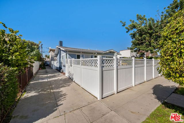 2227 Alsace Avenue, Los Angeles, CA 90016