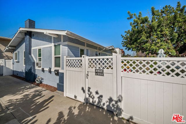 2227 Alsace Avenue, Los Angeles, CA 90016