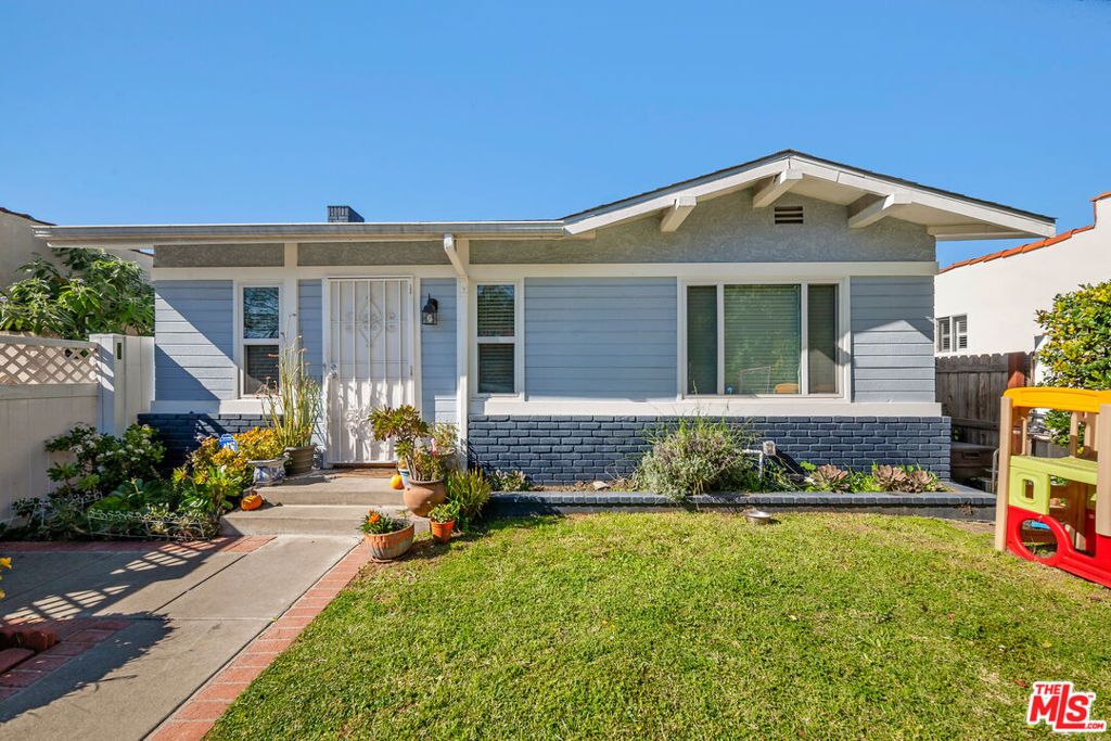 2227 Alsace Avenue, Los Angeles, CA 90016