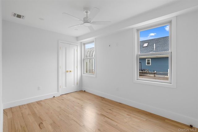 36 Kildare Road, Island Park, NY 11558