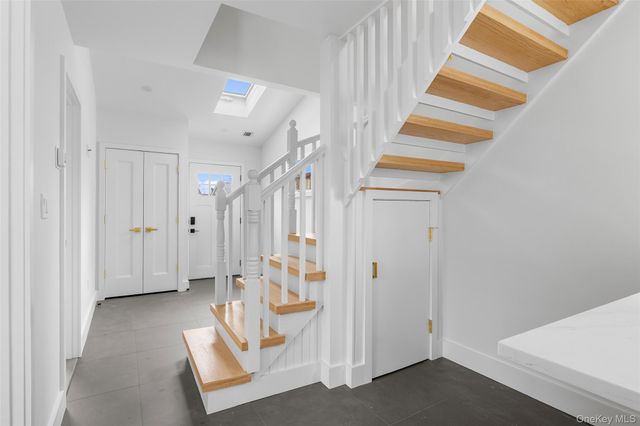 36 Kildare Road, Island Park, NY 11558