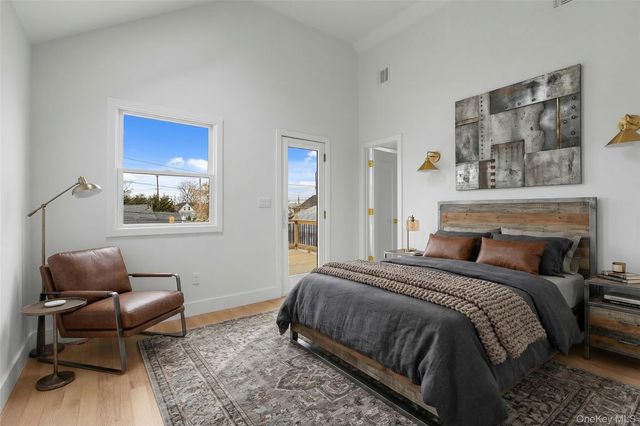 36 Kildare Road, Island Park, NY 11558