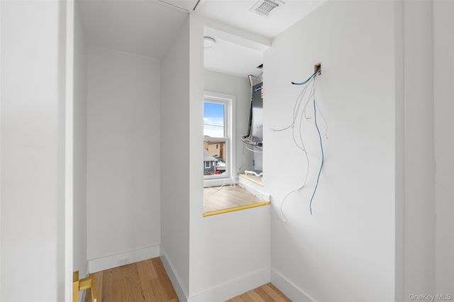 36 Kildare Road, Island Park, NY 11558